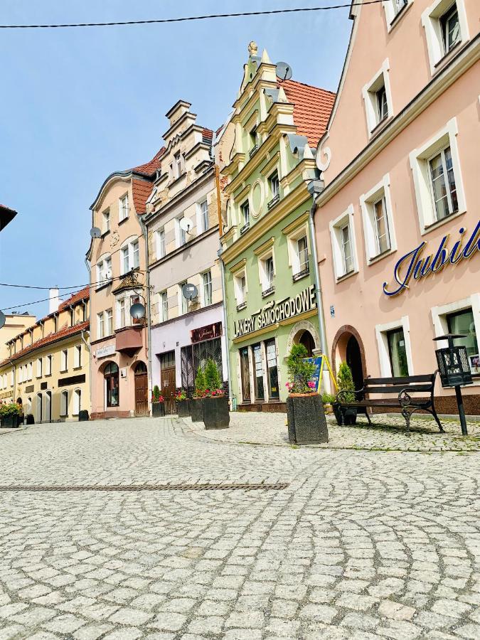 Apartament w centrum miasta z darmowym parkingiem dla dwojga -Apartamenty Pod Złotym Lwem IV Kłodzko Zewnętrze zdjęcie